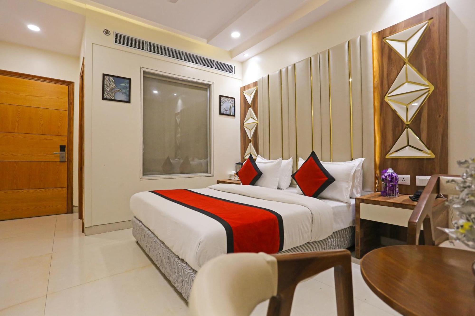 Hotel Worth Newly Bulit - New Delhi Exterior photo
