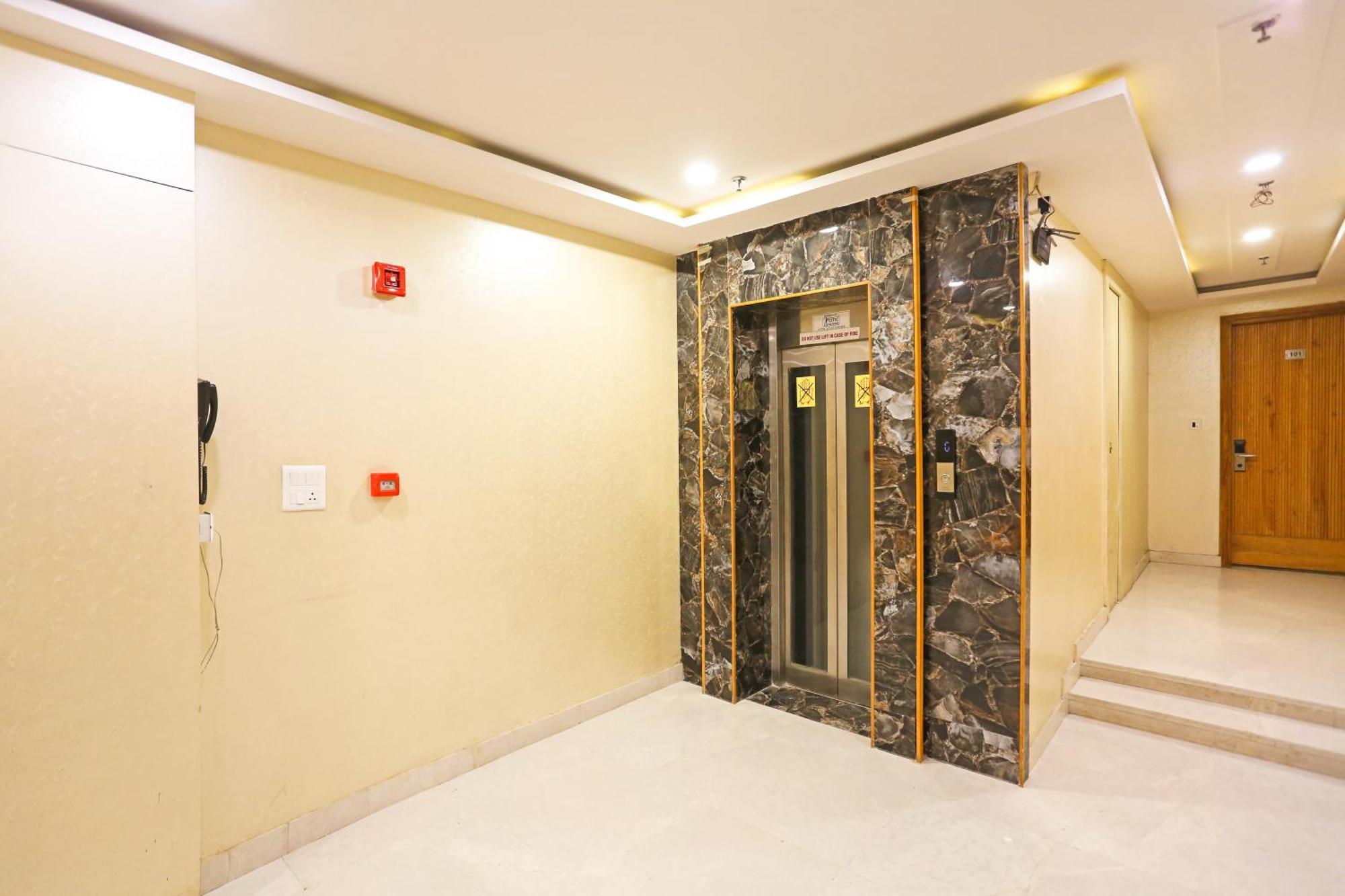 Hotel Worth Newly Bulit - New Delhi Exterior photo